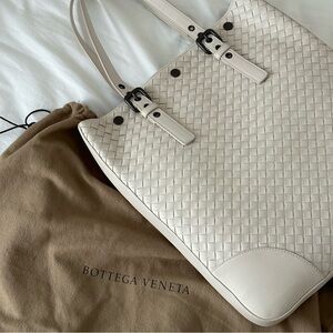 Authentic Bottega Veneta Leather Intrecciato Tote Bag